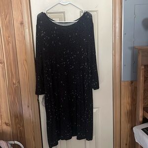 Women’s XL (16-18) ~ long sleeve black cheetah print dress.